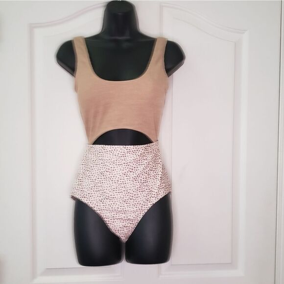 NWOT Swimsuit One Piece - Picture 1 of 8